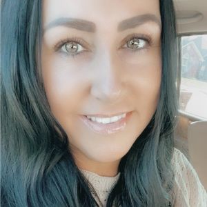Meet your Posher, Zana